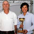 Rachid Orra premia Ruriko Nakamura.jpg