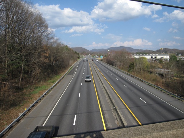 [Apr05_I40_02[3].jpg]