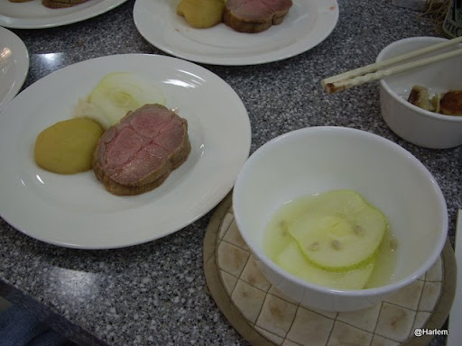 豬肩肉 佐桂香蘋果 