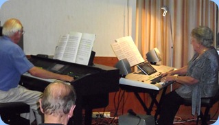 Rob and Barbara Powell played some lovely duets for us with quite a few songs popularised by Dean Martin. Barbara brought her fantastic Yamaha Tyros 3 keyboard whilst Rob played our Yamaha CVP-509 Clavinova (which has the Tyros 3 technology built-in).