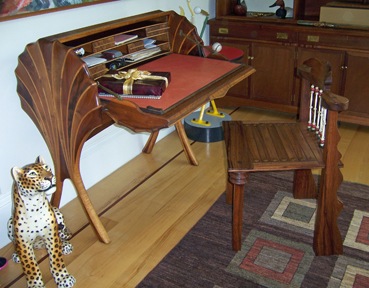 [Art Carpenter desk-GKB chair[4].jpg]