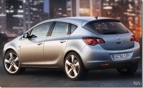 2010-Opel-Astra-5