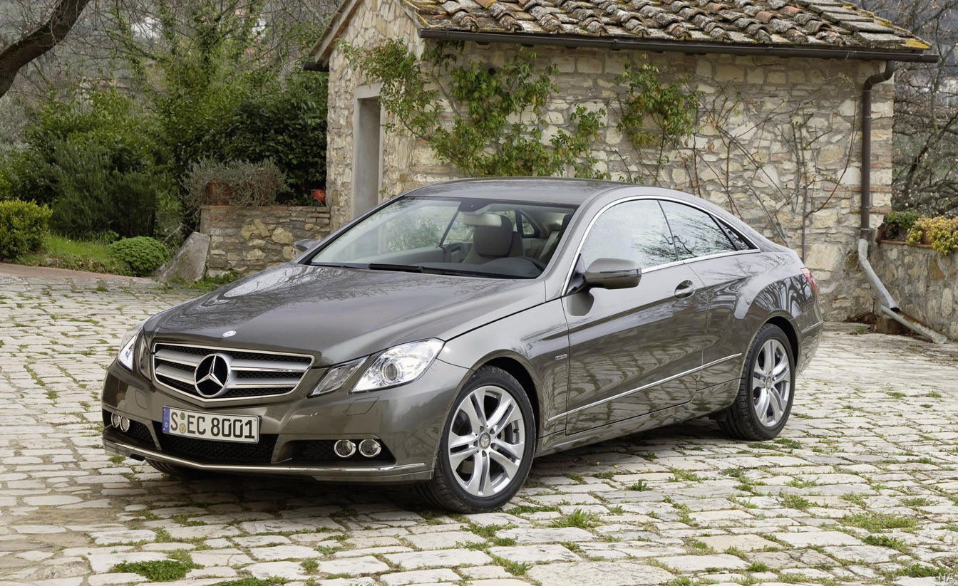 [Mercedes-Benz-E-Class_Coupe_2010_1600x1200_wallpaper_18[6].jpg]