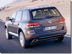 Volkswagen-Touareg_2007_800x600_wallpaper_13