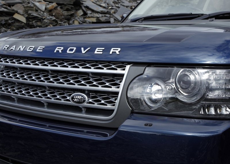 [Land_Rover-Range_Rover_2011_800x600_wallpaper_17[4].jpg]