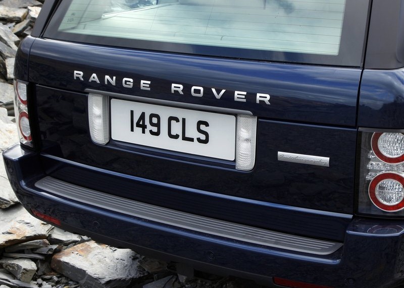 [Land_Rover-Range_Rover_2011_800x600_wallpaper_18[4].jpg]