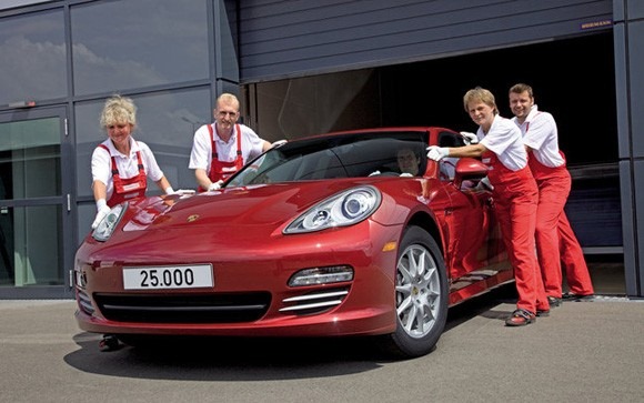 [porsche-panamera-numero-250002[2].jpg]