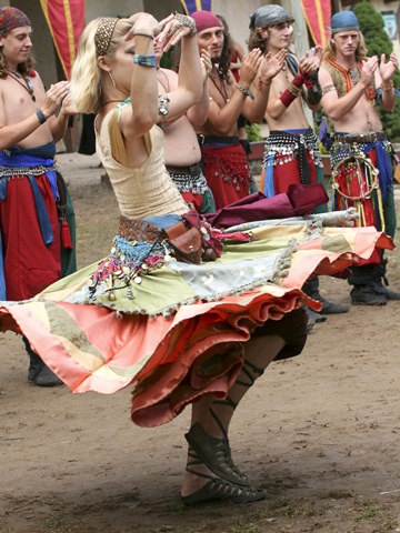 [gypsy-dancers-kansas-city-renaissance-festival1[2].jpg]