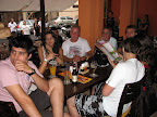 Galera assistindo o jogo de futebol