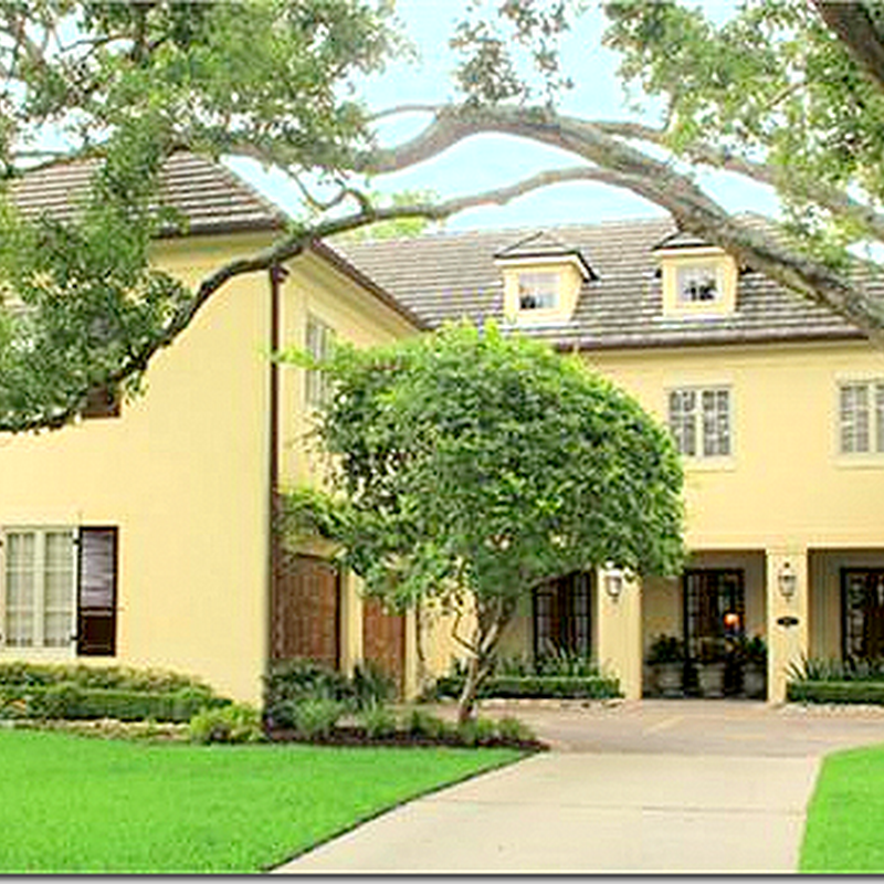 Three Beauties in West University: Large, Medium, Small