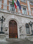 Ingresso sul retro della Camera dei Deputati (piazza Parlamento)