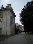 Via della Voliera all'interno del parco di villa Borghese