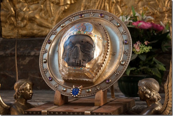 Череп Иоанна Крестителя, Амьенский собор. Череп Иоанна Крестителя, Амьенский собор.