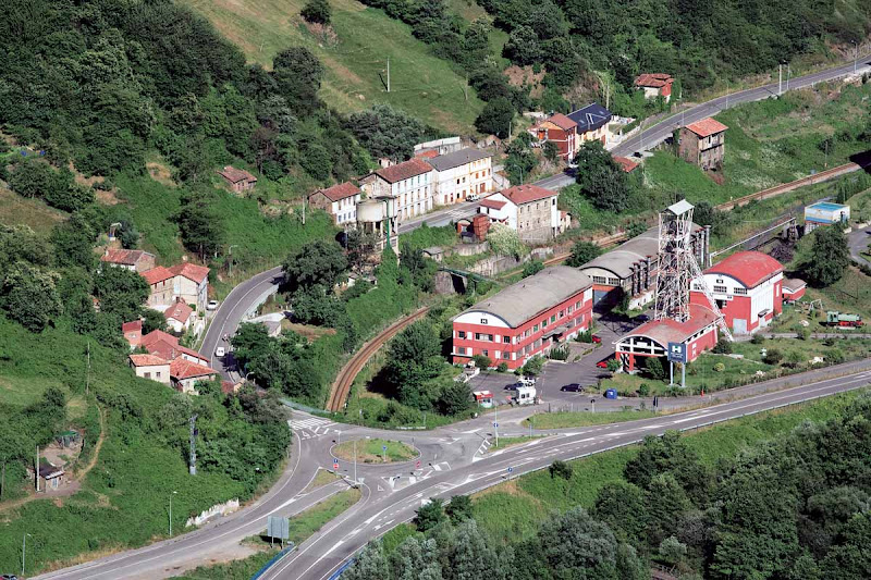 POZO MINERO SANTIAGO ( CABORANA - ALLER )