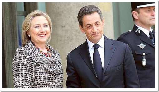 guerra in libia Hilary Clinton et Nicolas Sarkozy samedi sur le perron de l'Elysée guerra