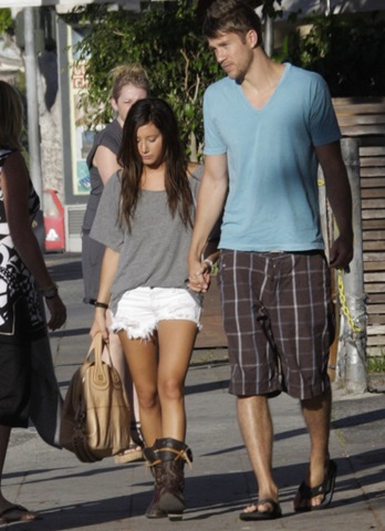 [Ashley Tisdale tatoo 4[4].jpg]