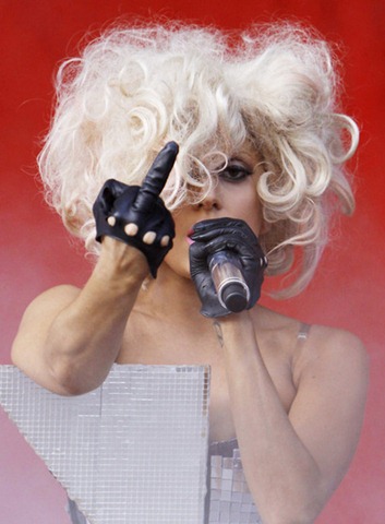 [Lady Gaga 19[4].jpg]