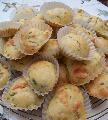 [mini muffins saumon ciboulette[4].jpg]