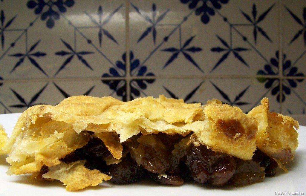 [fausse pie pommes raisins 2[7].jpg]
