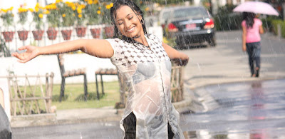 Jharana Bajracharya in the rain