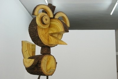 Photo de la sculpture de Vincent Kolher, Woody, 2009 Photo de la sculpture de Vincent Kolher, Woody, 2009