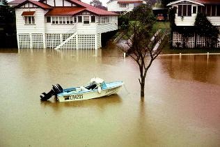 [brisbane-floods-homes[52].jpg]