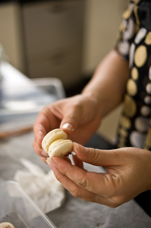 Assembling the macaron Assembling the macaron