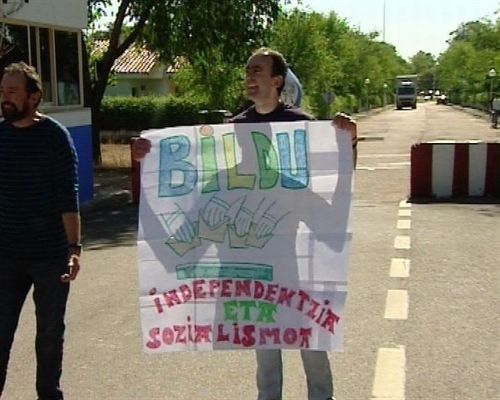 foto etarra pidiendo voto bildu.jpg Foto etarra pidiendo voto bildu