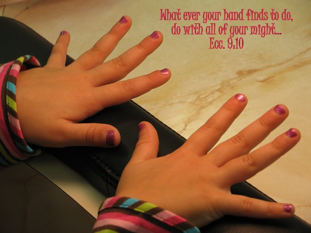 [Hands[5].jpg]