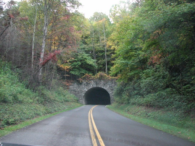 [Blue Ridge Parkway Drive 011[3].jpg]