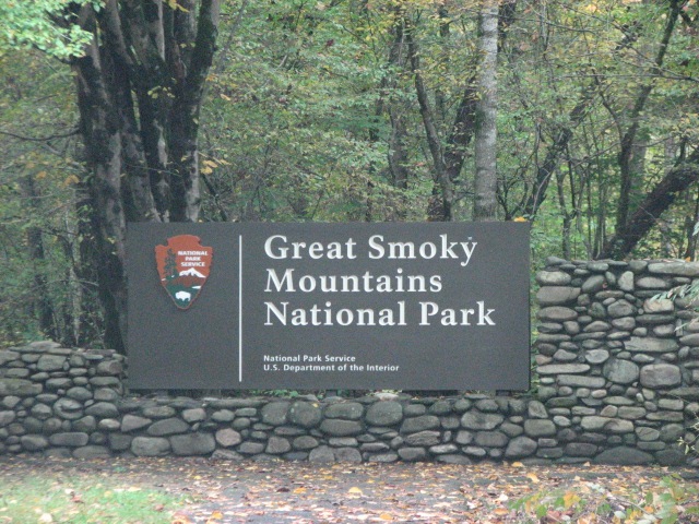 [Smoky Mt Visitor Center 001[3].jpg]