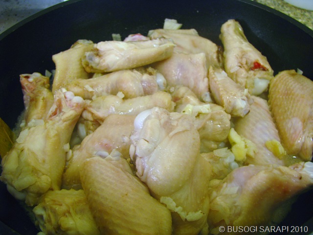 [A.manok simmering© BUSOG! SARAP! 2010[6].jpg]