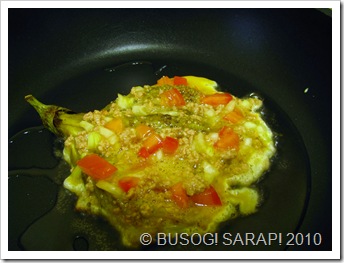 Tortang talong step2© BUSOG! SARAP! 2010 Tortang talong step2© BUSOG! SARAP! 2010