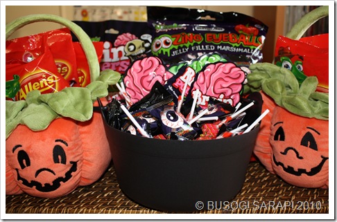 HALLOWEEN LOLLIES (CANDIES)a© BUSOG! SARAP! 2010