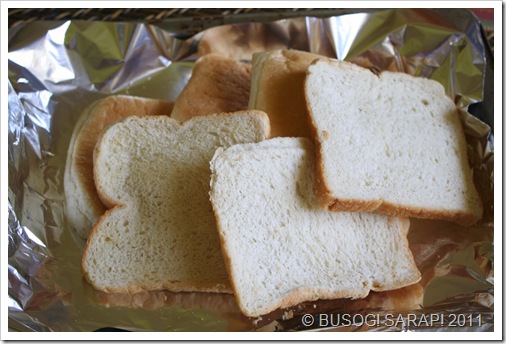 MAKING BREAD CRUMBS STEP1© BUSOG! SARAP! 2011 MAKING BREAD CRUMBS STEP1© BUSOG! SARAP! 2011