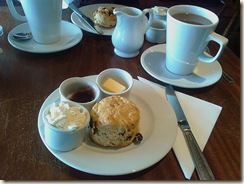 scone and tea