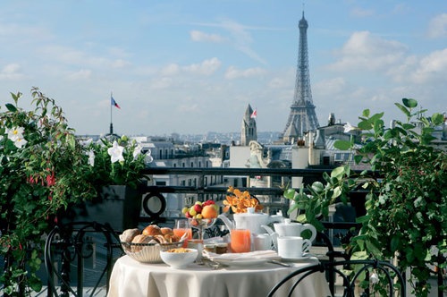 [jjw-hotel-balzac-paris-royal-suite-terrace-eiffel-tower-640x425_large[4].jpg]