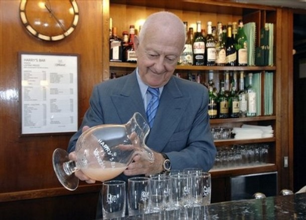 [ArrigoCiprianiownerofHarrysBar3.jpg]