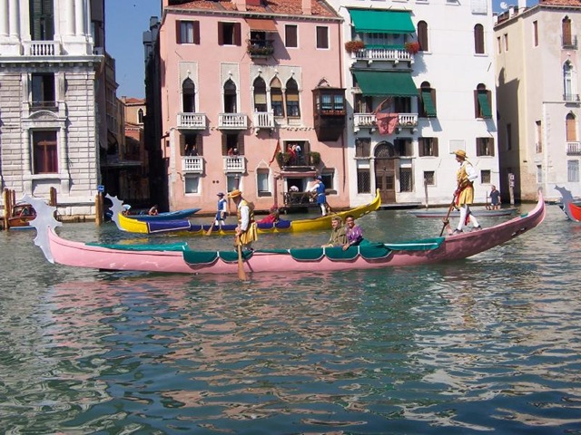 [pinkgondola7.jpg]