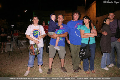 Quique Moncada y el Noke, con sus esposas e hijo