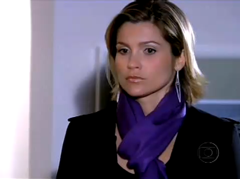 [caras e bocas lenço roxo dafne capítulo 11mai09[7].png]