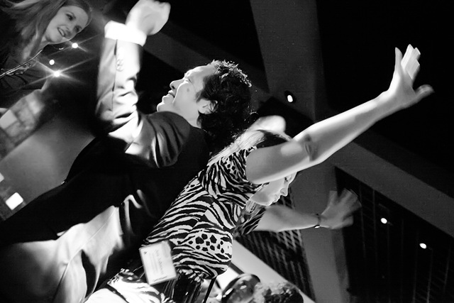 [dancing2[2].jpg]