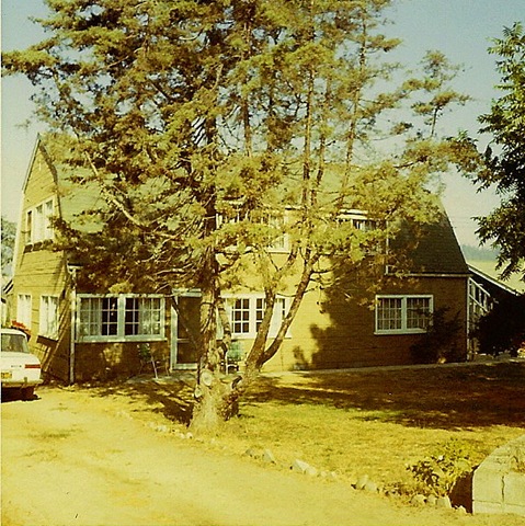[Brown House[12].jpg]