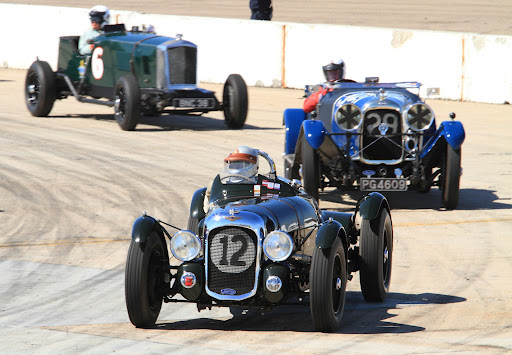 IMAGE: http://lh3.ggpht.com/_uFrS5yCiGps/TJ6ZgUxr8QI/AAAAAAAARE4/fxAhx-FhNy0/IMG_0327.JPG