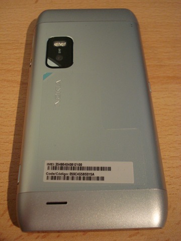 [Nokia_E7 (2)[3].jpg]