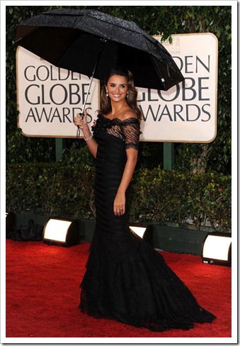 Actress Penelope Cruz arrives at the 67th Annual Golden Globe Aw