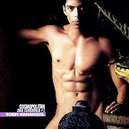 cosmo2003-07-RobbyMananquil.jpg