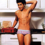 cosmo2005-04-AlvinAlfonso.jpg