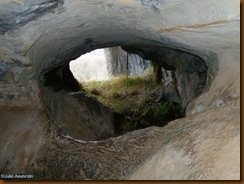 Vista de la entrada desde el interior - Cueva del monte Oianeder 2
