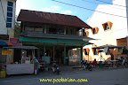 wan tan mee stall on the left, and char koay toew stall on the right. the shop closes at 5pm.
